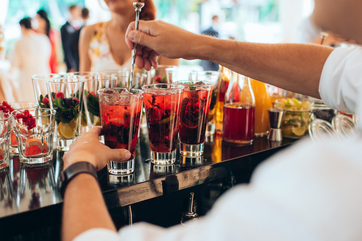Read more about the article How to Choose the Perfect Wedding Bar for Your Big Day